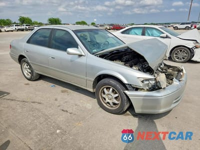 Czwarte zdjęcie samochodu z boku: 2000 TOYOTA CAMRY LE VIN:JT2BG22K7Y0431941 - miniatura
