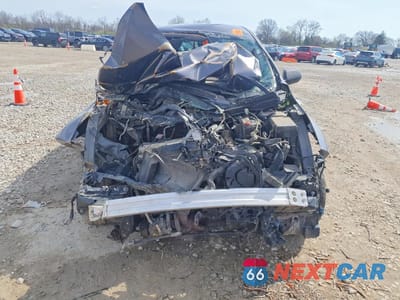 Piąte zdjęcie samochodu w środku: 2018 HONDA CR-V LX VIN:2HKRW6H37JH206752 - miniatura