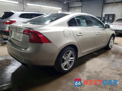 Trzecie zdjęcie samochodu z tyłu: 2014 VOLVO S60 T5 VIN:YV1612FS3E1290290 - miniatura