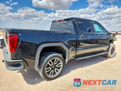 Trzecie zdjęcie samochodu z tyłu: 2021 GMC SIERRA K1500 AT4 VIN:3GTP9EED3MG356053 - miniatura