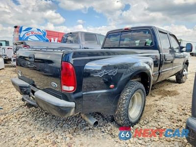 Trzecie zdjęcie samochodu z tyłu: 2004 FORD F350 SUPER DUTY VIN:1FTWW33P84EC94601 - miniatura