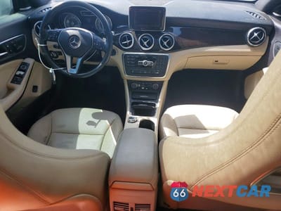 Zdjęcie 8 z 12 samochodu: 2014 MERCEDES-BENZ CLA 250 VIN:WDDSJ4EB3EN143855 - miniatura