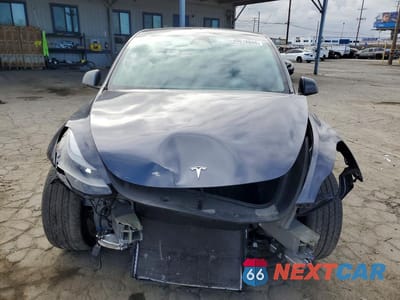 Piąte zdjęcie samochodu w środku: 2023 TESLA MODEL Y VIN:7SAYGDEE5PF945924 - miniatura
