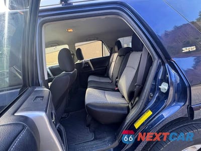 Zdjęcie 6 z 12 samochodu: 2014 TOYOTA 4RUNNER SR5 VIN:JTEBU5JR7E5175584 - miniatura