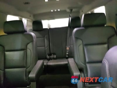 Zdjęcie 10 z 14 samochodu: 2018 CHEVROLET SUBURBAN K1500 LT VIN:1GNSKHKC1JR370015 - miniatura