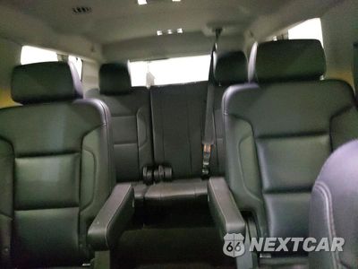 Zdjęcie 10 z 14 samochodu: 2018 CHEVROLET SUBURBAN K1500 LT VIN:1GNSKHKC1JR370015 - miniatura