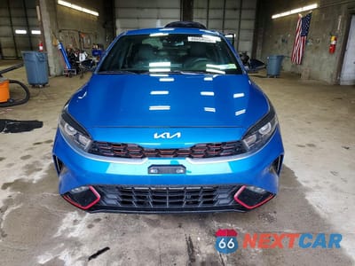 Piąte zdjęcie samochodu w środku: 2023 KIA FORTE GT-LINE VIN:3KPF54AD8PE570124 - miniatura