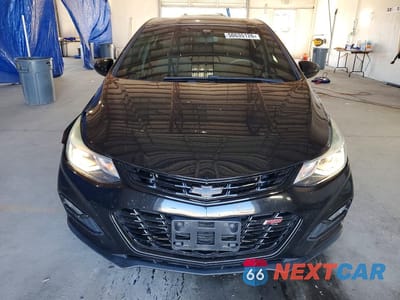 Piąte zdjęcie samochodu w środku: 2018 CHEVROLET CRUZE LT VIN:1G1BE5SM2J7171440 - miniatura