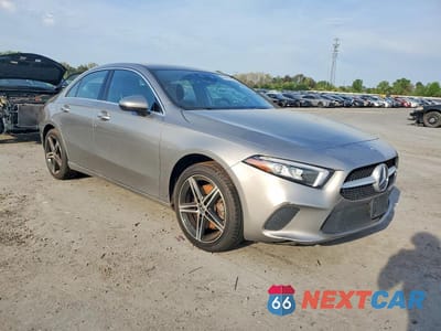 Czwarte zdjęcie samochodu z boku: 2019 MERCEDES-BENZ A 220 4MATIC VIN:WDD3G4FB9KW015286 - miniatura