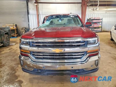 Piąte zdjęcie samochodu w środku: 2017 CHEVROLET SILVERADO K1500 LT VIN:1GCVKREC7HZ204308 - miniatura
