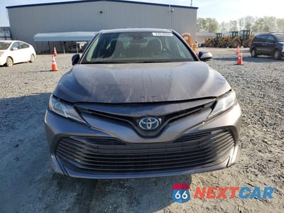 Piąte zdjęcie samochodu w środku: 2019 TOYOTA CAMRY HYBRID LE VIN:4T1B31HK6KU510405 - miniatura