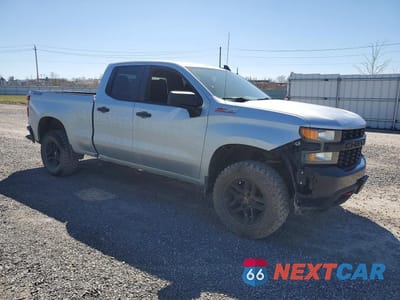 Czwarte zdjęcie samochodu z boku: 2019 CHEVROLET SILVERADO K1500 TRAIL BOSS CUSTOM VIN:1GCRYCEF2KZ246318 - miniatura