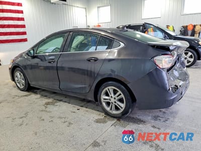 Drugie zdjęcie samochodu z przodu: 2017 CHEVROLET CRUZE LT VIN:1G1BE5SM8H7241078 - miniatura