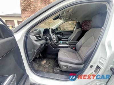 Zdjęcie 9 z 10 samochodu: 2023 TOYOTA HIGHLANDER LE VIN:5TDKDRBH1PS005722 - miniatura