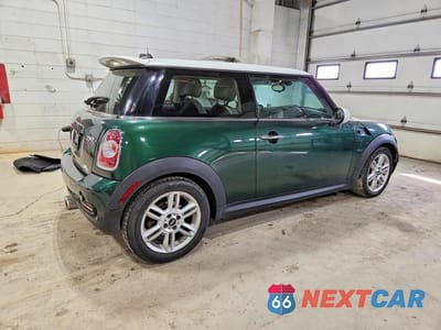 Trzecie zdjęcie samochodu z tyłu: 2013 MINI COOPER S VIN:WMWSV3C54DT390444 - miniatura