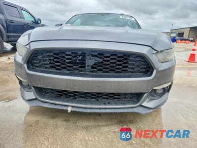 Piąte zdjęcie samochodu w środku: 2015 FORD MUSTANG VIN:1FA6P8TH7F5407823 - miniatura