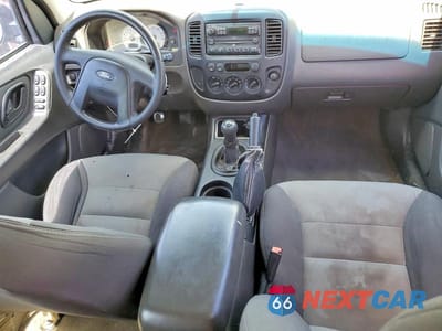 Zdjęcie 8 z 13 samochodu: 2005 FORD ESCAPE XLS VIN:1FMYU02Z35KB11474 - miniatura