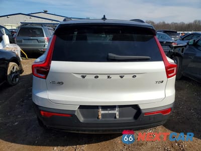 Zdjęcie 6 z 13 samochodu: 2021 VOLVO XC40 T5 R-DESIGN VIN:YV4162UM5M2522514 - miniatura