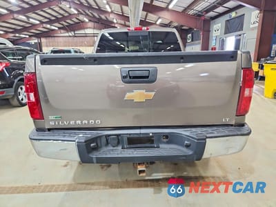 Zdjęcie 6 z 12 samochodu: 2011 CHEVROLET SILVERADO K1500 LT VIN:1GCRKSE37BZ332564 - miniatura