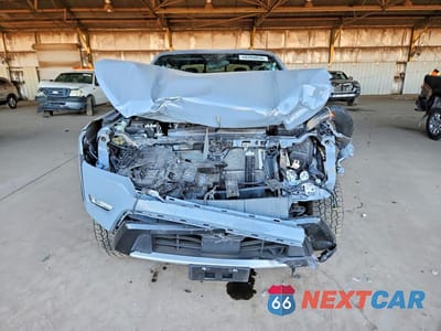 Piąte zdjęcie samochodu w środku: 2024 NISSAN FRONTIER PRO-4X VIN:1N6ED1EKXRN663860 - miniatura