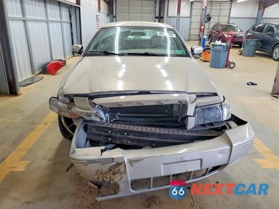 Piąte zdjęcie samochodu w środku: 2008 MERCURY GRAND MARQUIS VIN:2MEFM74VX8X634845 - miniatura