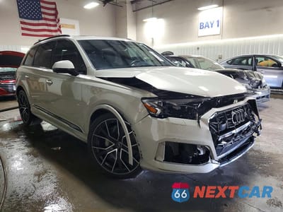 Czwarte zdjęcie samochodu z boku: 2023 AUDI Q7 PRESTIGE VIN:WA1VXBF76PD024270 - miniatura