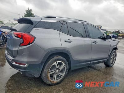 Trzecie zdjęcie samochodu z tyłu: 2020 GMC TERRAIN SLT VIN:3GKALPEV9LL156882 - miniatura