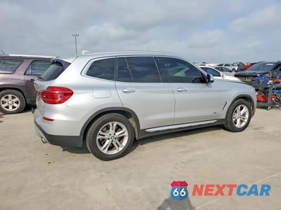 Trzecie zdjęcie samochodu z tyłu: 2018 BMW X3 XDRIVE30I VIN:5UXTR9C58JLD64151 - miniatura