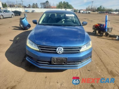 Piąte zdjęcie samochodu w środku: 2017 VOLKSWAGEN JETTA S VIN:3VW2B7AJ2HM213508 - miniatura