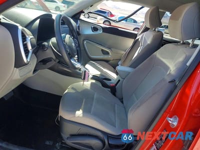 Zdjęcie 7 z 12 samochodu: 2020 KIA SOUL LX VIN:KNDJ23AU9L7079617 - miniatura