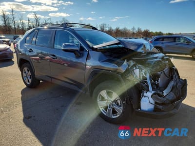 Czwarte zdjęcie samochodu z boku: 2024 TOYOTA RAV4 HYBRID XLE VIN:2T3RWRFV6RW247903 - miniatura