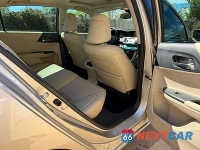 Zdjęcie 6 z 10 samochodu: 2015 HONDA ACCORD TOURING HYBRID VIN:1HGCR6F70FA011384 - miniatura