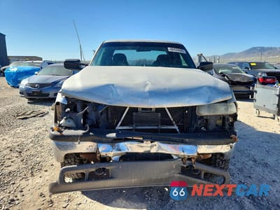 Piąte zdjęcie samochodu w środku: 1999 CHEVROLET SILVERADO K2500 VIN:1GCGK29U7XZ156746 - miniatura