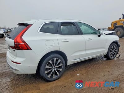 Trzecie zdjęcie samochodu z tyłu: 2023 VOLVO XC60 PLUS VIN:YV4L12RE5P1265213 - miniatura