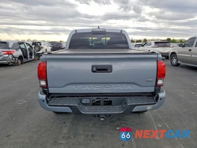 Zdjęcie 6 z 12 samochodu: 2018 TOYOTA TACOMA SR V6 VIN:5TFCZ5ANXJX130421 - miniatura