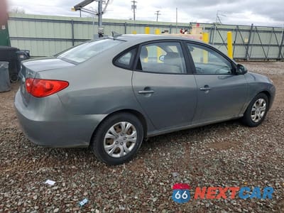 Trzecie zdjęcie samochodu z tyłu: 2010 HYUNDAI ELANTRA VIN:KMHDU4AD4AU897764 - miniatura