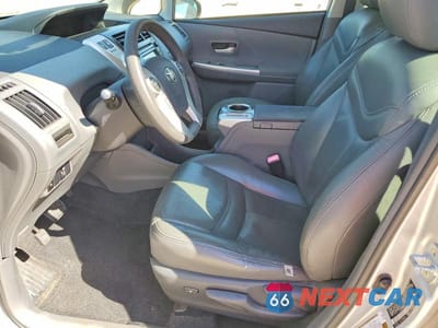 Zdjęcie 7 z 12 samochodu: 2013 TOYOTA PRIUS V TWO VIN:JTDZN3EU7D3187988 - miniatura