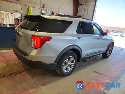 Trzecie zdjęcie samochodu z tyłu: 2022 FORD EXPLORER XLT VIN:1FMSK8DH3NGB69926 - miniatura