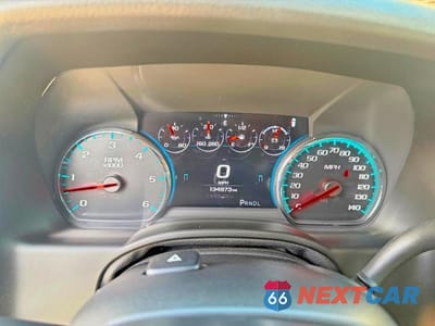 Zdjęcie 8 z 14 samochodu: 2018 CHEVROLET SUBURBAN K1500 PREMIER VIN:1GNSKJKC5JR172013 - miniatura