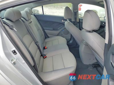 Zdjęcie 10 z 11 samochodu: 2016 KIA FORTE LX VIN:KNAFX4A6XG5550767 - miniatura