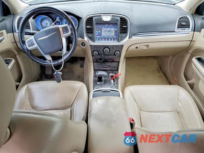 Zdjęcie 8 z 12 samochodu: 2013 CHRYSLER 300 VIN:2C3CCAAGXDH723110 - miniatura