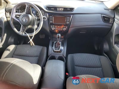 Zdjęcie 8 z 13 samochodu: 2019 NISSAN ROGUE SV VIN:KNMAT2MT9KP535060 - miniatura