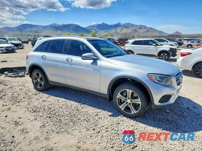 Czwarte zdjęcie samochodu z boku: 2016 MERCEDES-BENZ GLC 300 4MATIC VIN:WDC0G4KB8GF011749 - miniatura