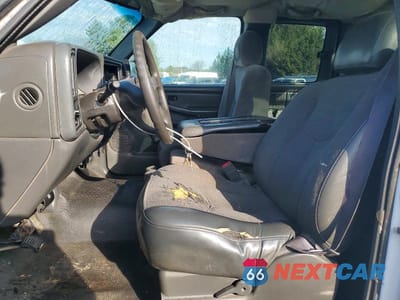 Zdjęcie 7 z 11 samochodu: 2005 GMC SIERRA C2500 HEAVY DUTY VIN:1GTHC29U85E257865 - miniatura