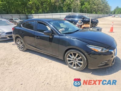 Czwarte zdjęcie samochodu z boku: 2018 MAZDA 3 TOURING VIN:3MZBN1V34JM211121 - miniatura
