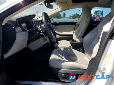Zdjęcie 7 z 13 samochodu: 2015 TESLA MODEL S VIN:5YJSA1E28FF107426 - miniatura