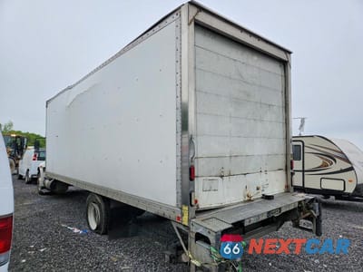 Trzecie zdjęcie samochodu z tyłu: 2017 INTERNATIONAL 4300 BOX TRUCK VIN:1HTMMMML2HH429979 - miniatura