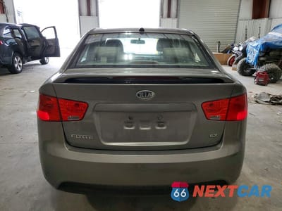 Zdjęcie 6 z 13 samochodu: 2011 KIA FORTE EX VIN:KNAFU4A25B5374452 - miniatura