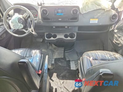 Zdjęcie 8 z 14 samochodu: 2019 MERCEDES-BENZ SPRINTER 3500 VIN:WDAPF4CD1KT013945 - miniatura