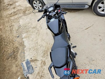 Zdjęcie 6 z 9 samochodu: 2015 HONDA CBR500 R VIN:MLHPC4462F5201189 - miniatura